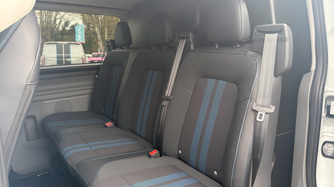 Ford Transit Custom 320 L1 Diesel Fwd 2.0 EcoBlue 170ps H1 Double Cab Van Sport Auto - Image 14